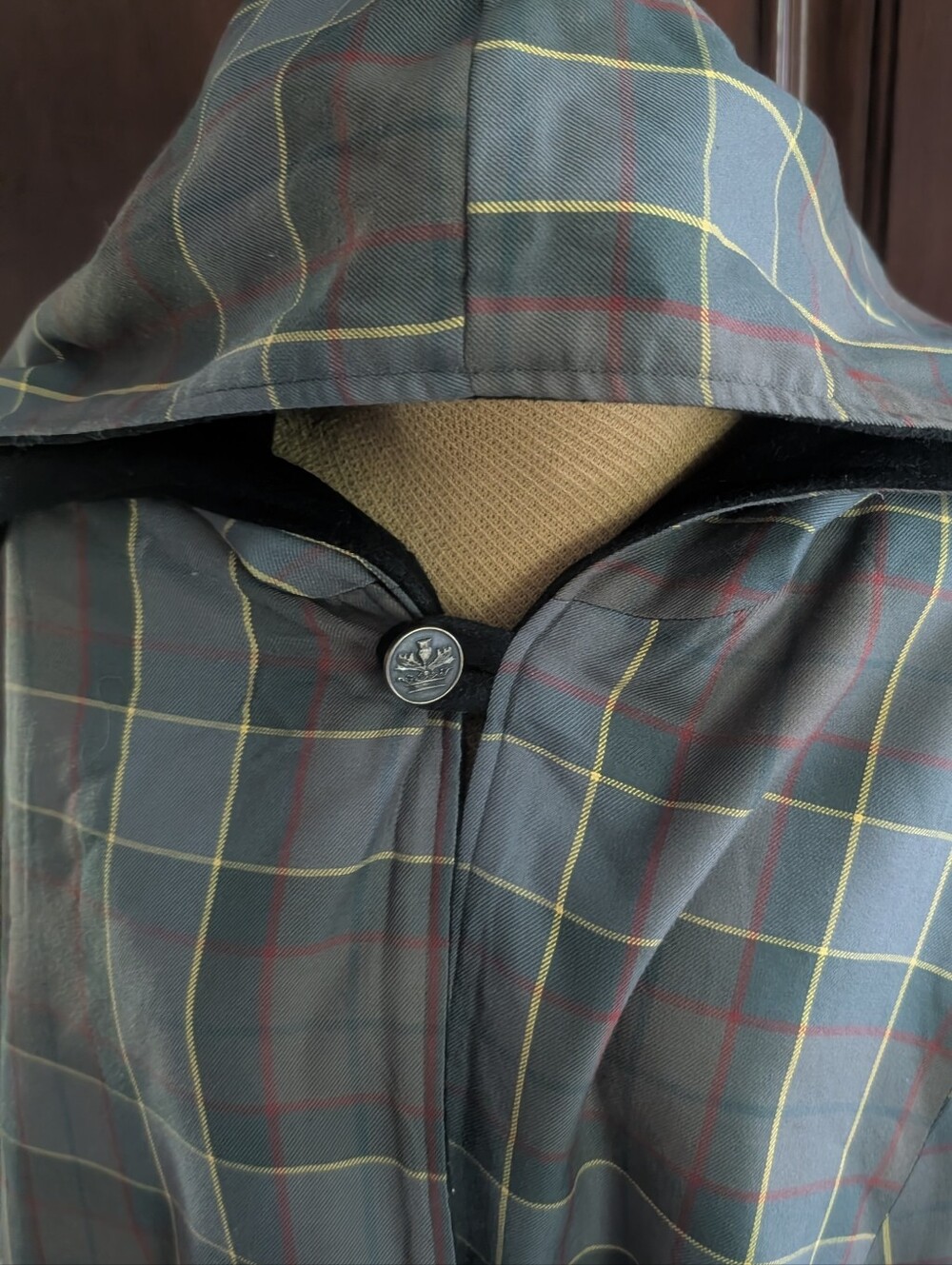 Outlander Fraser Tartan Reversible Cape - Picture 6 of 8